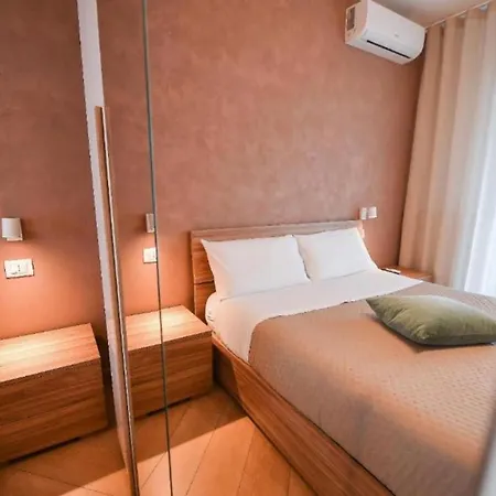 Gasthuis Karol Wojtyla Airport *