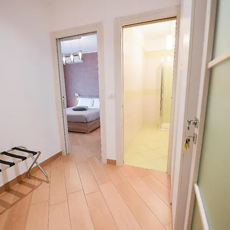 Gasthuis Karol Wojtyla Airport Bari