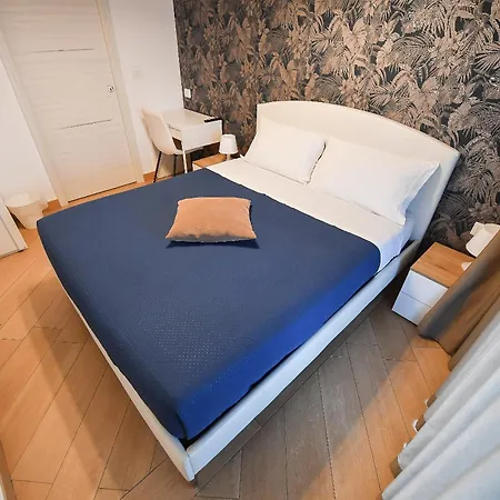 Gasthuis Karol Wojtyla Airport *