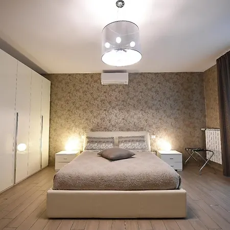 Gasthuis Karol Wojtyla Airport *