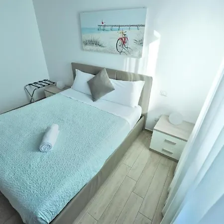 Karol Wojtyla Airport Gasthuis *